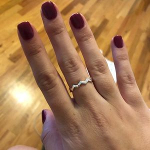 Pandora classic zig zag ring